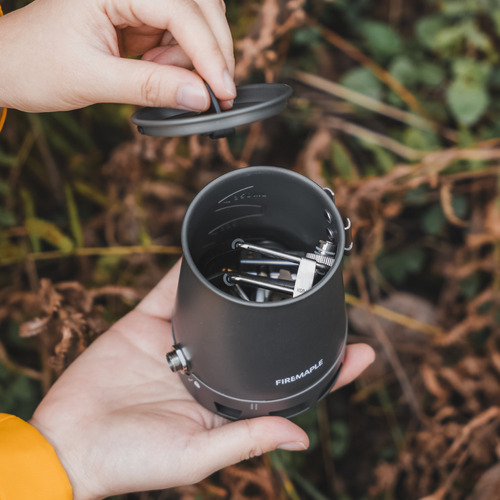 <div class="metafield-rich_text_field"><p>Packs Small. Travels Light.</p></div>