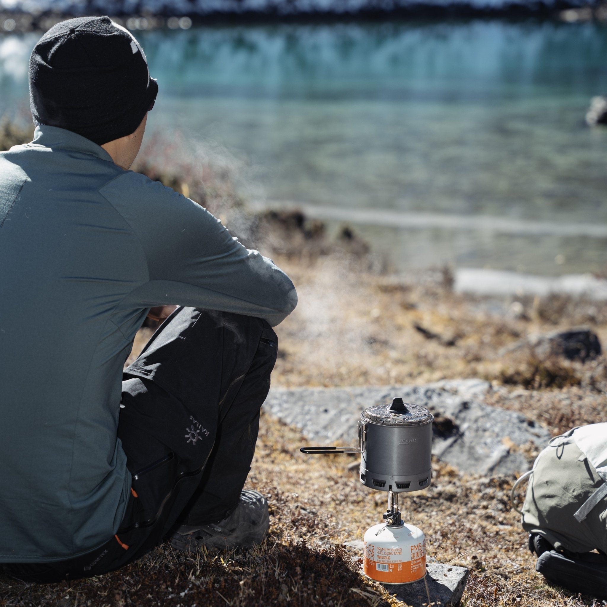 boiling water in FireMaple Petrel G2 ultralight pot