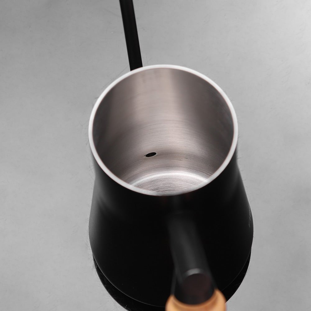 https://firemaplegear.com/cdn/shop/products/orca-pour-over-coffee-kettle-350ml-383851_1400x.jpg?v=1698716161